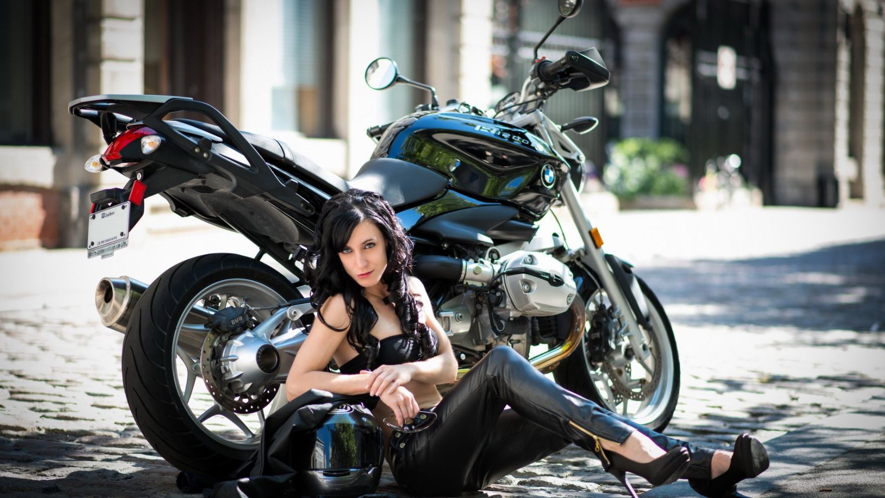 European women on bikes in Tangshan