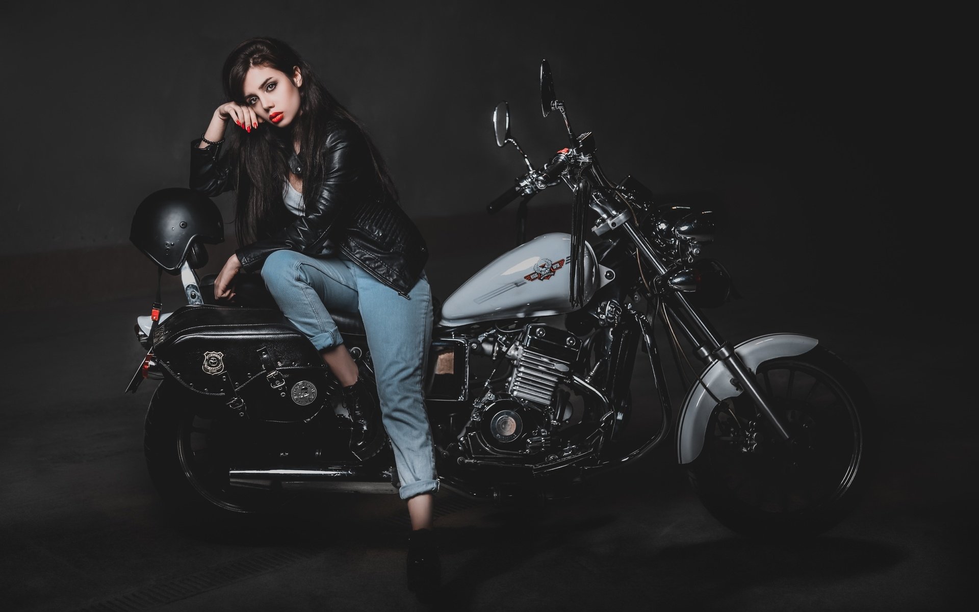 Biker girls: style and drive in Tangshan