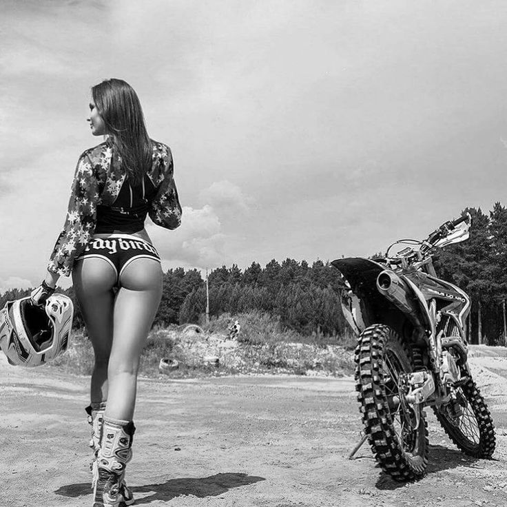 Beautiful girls and motorcycles in Tangshan