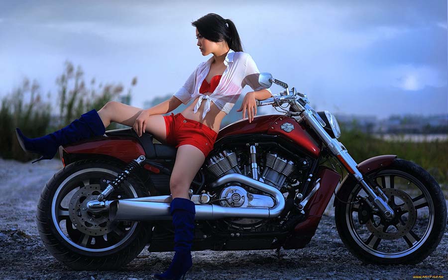 Beautiful girls and motorcycles in Tangshan