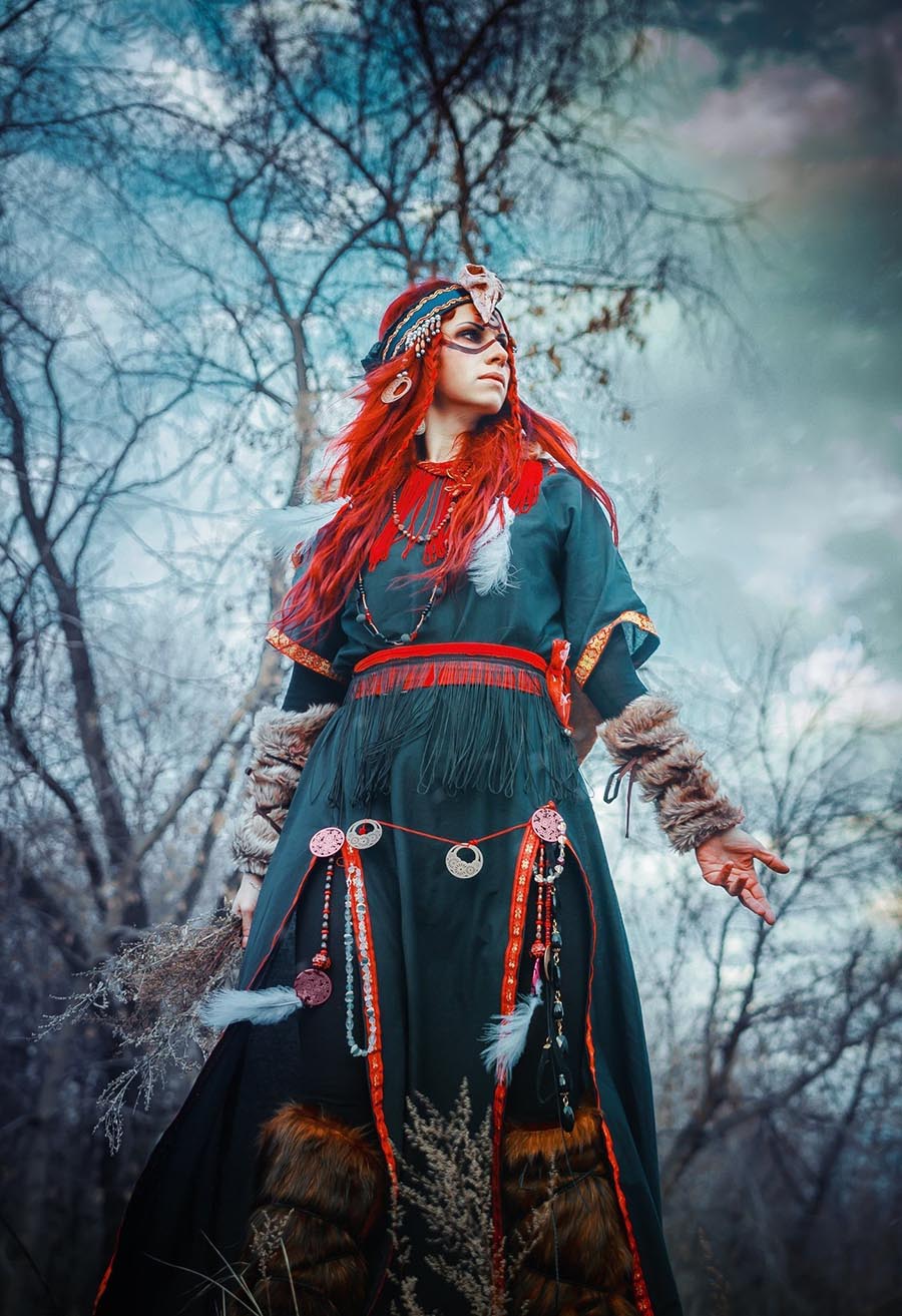 Girls in Slavic costumes underwear in Tangshan