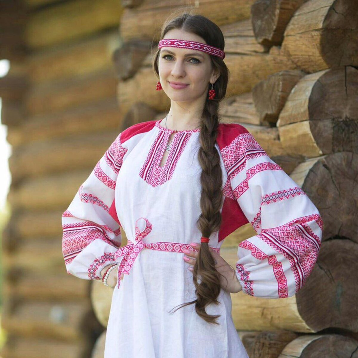 Girls in Slavic costumes in Tangshan