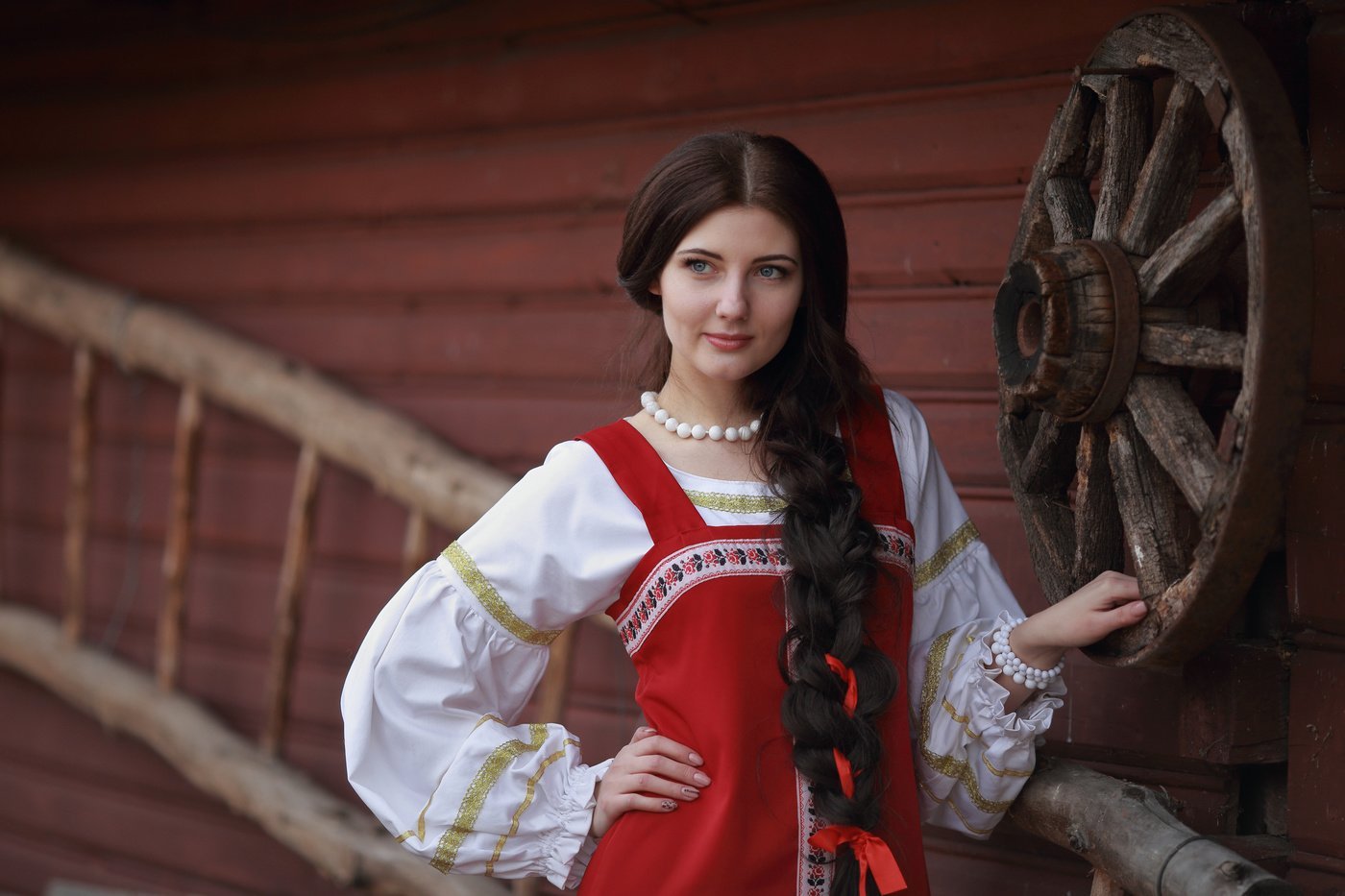 Girls in Slavic costumes in Tangshan