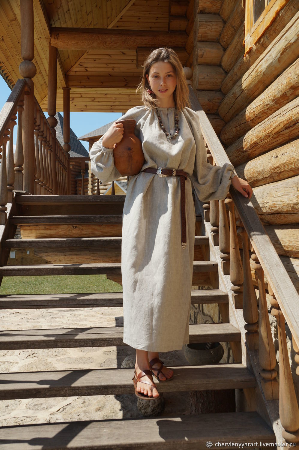 Girls in Slavic costumes in Tangshan