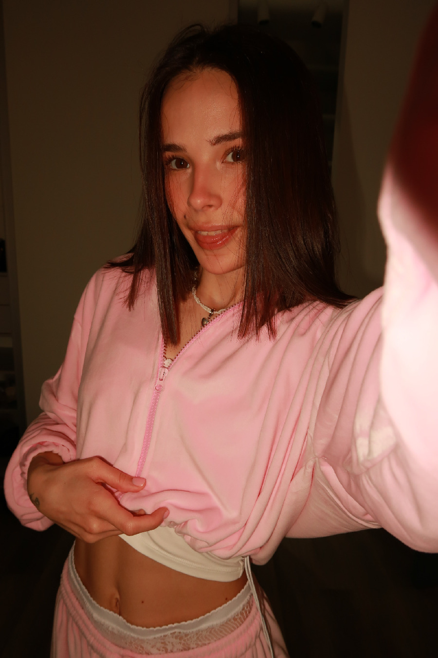 Tina brings the glow — live moments in Tangshan